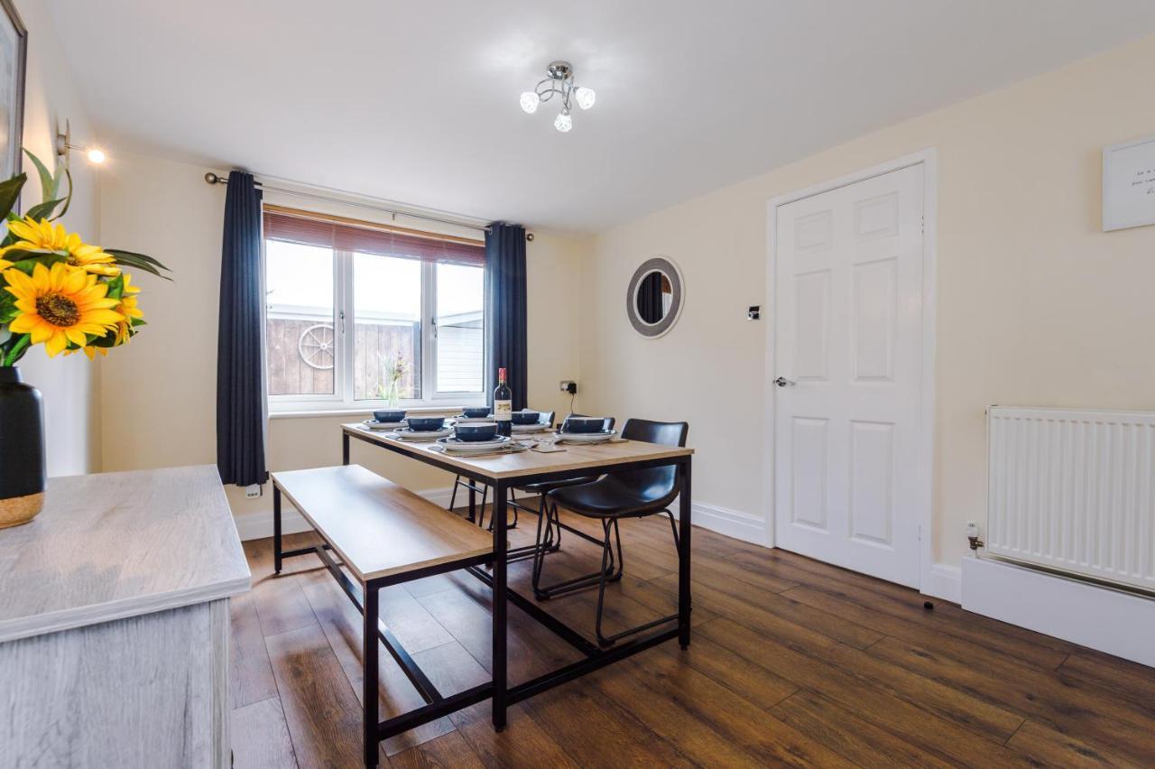 Charming 3-Bed Cottage In Chester, Ideal For Families & Workers, Free Parking - Sleeps 7 Esterno foto